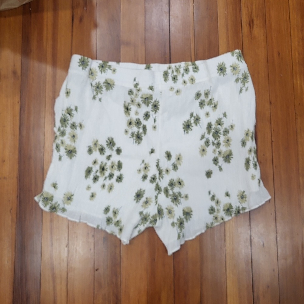 Floral White Women's Shorts